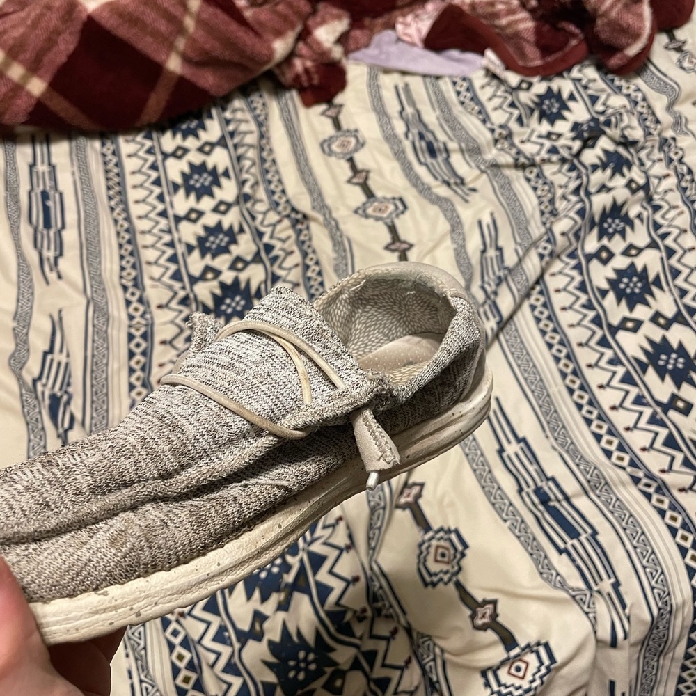 Womens hey dudes size 8